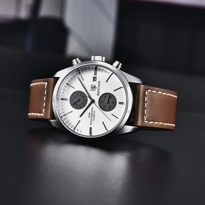 Classic brown leather watch by Aventri