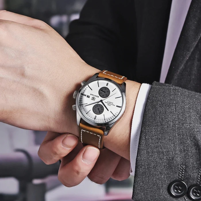 Classic brown leather watch by Aventri