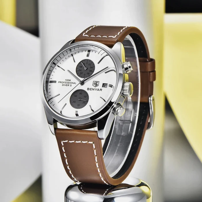 Classic brown leather watch by Aventri